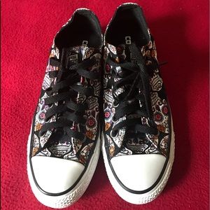 Converse sugar skull shoes